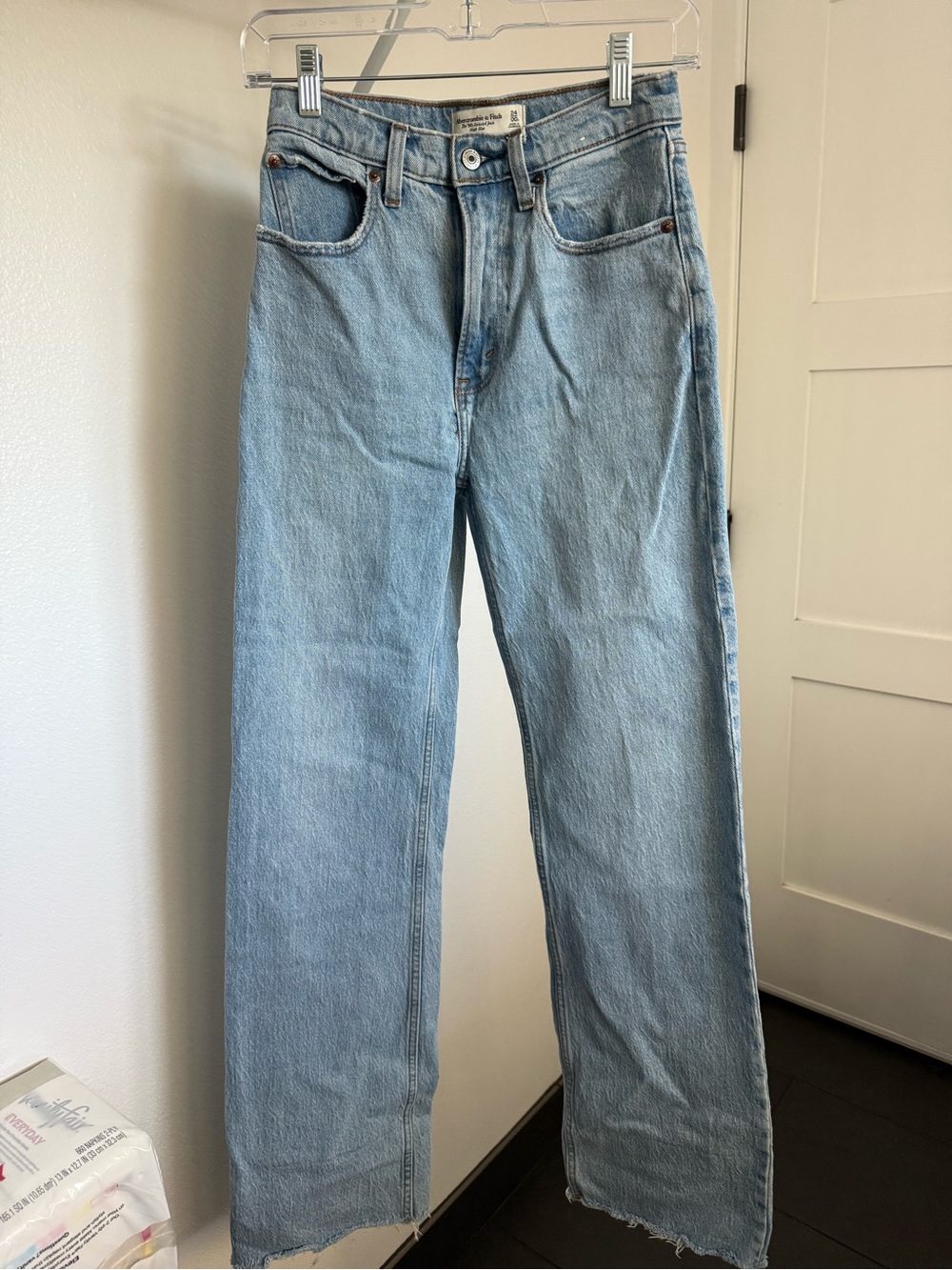 Abercrombie & Fitch light wash 90s relaxed jean high rise